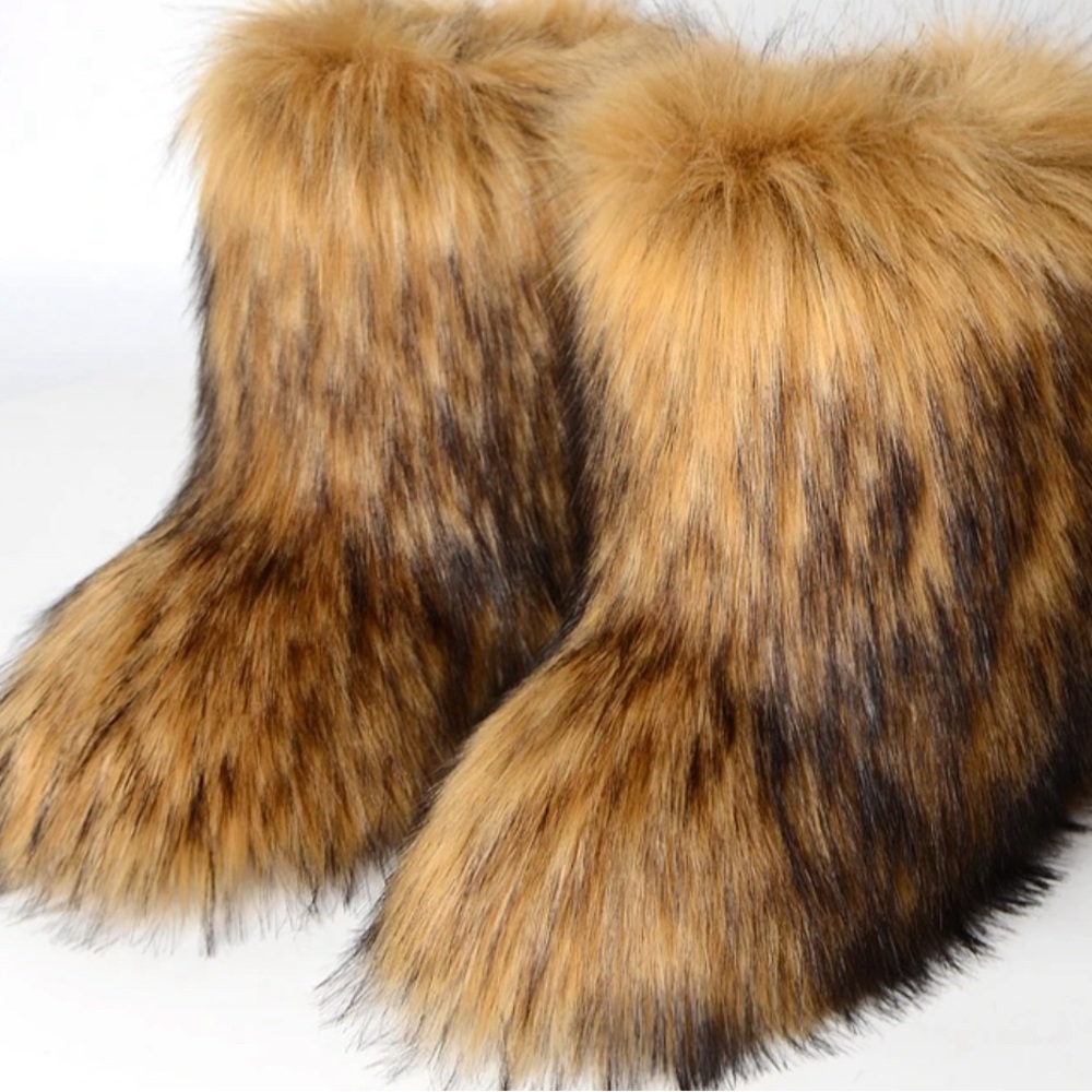 Faux Fur Women's Boots - Brown and Black